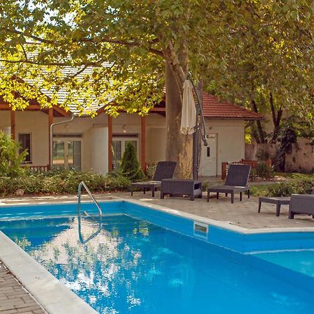Hotel Platan 자르마디 외부 사진