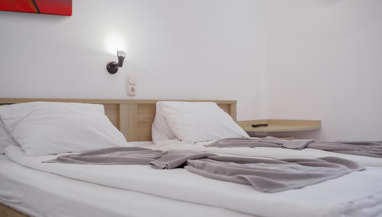 Hotel Platan 자르마디 외부 사진