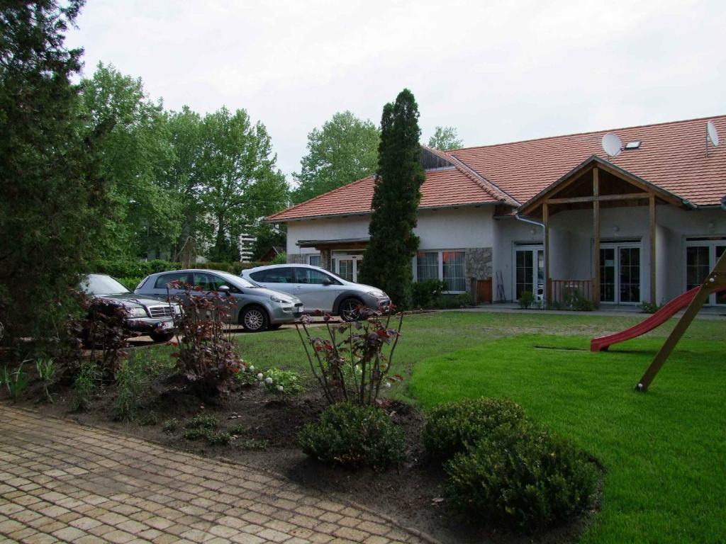Hotel Platan 자르마디 외부 사진